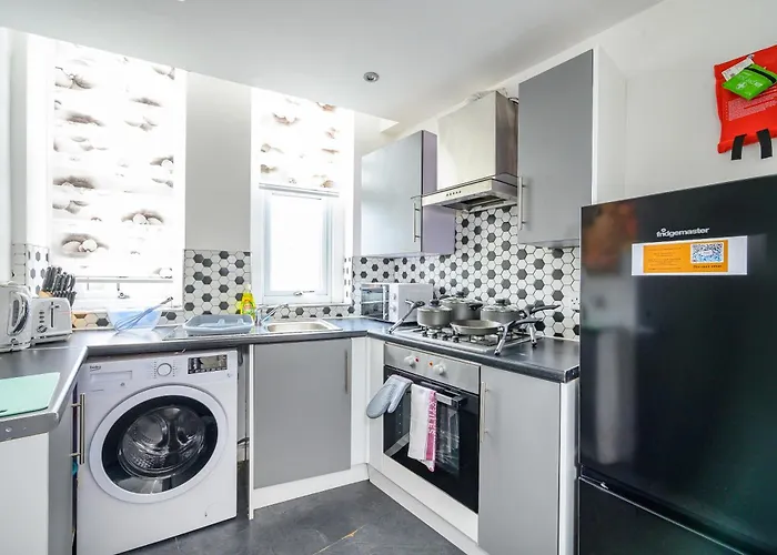 Guest house -ra83- For Your Relaxed,cosy Stay,free Parking Leeds (West Yorkshire)